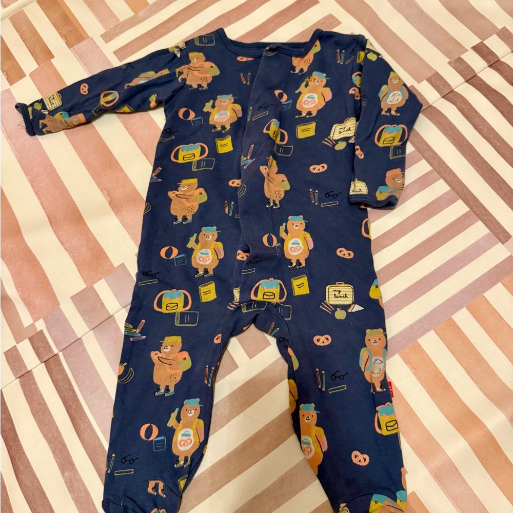 Magnetic Me One Piece 🐻 🎒 🥨